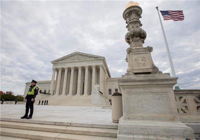 Sutkinja američkog Vrhovnog suda Ruth Bader Ginsburg završila u bolnici s prijelomom rebara