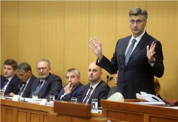 Sabor: Plenković se čudio Bernardićevom nepoznavanju načela diobe vlasti