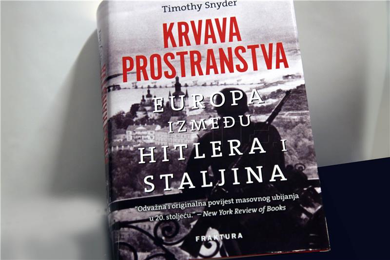 Objavljena knjiga "Krvava prostranstva" Timothyja Snydera 