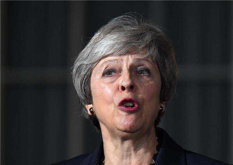 Theresa May nastavlja promovirati svoj sporazum o brexitu