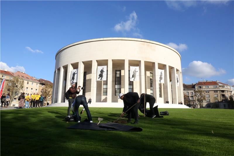 Živi Zid posadio magnolije kod Meštrovićevog paviljona - magnolije iskopane, a Lukanić priveden