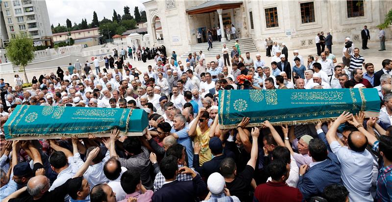 Šest ljudi osuđeno na doživotni zatvor u Turskoj zbog napada na istanbulsku zračnu luku