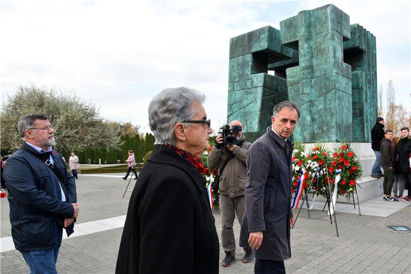 Pupovac: Komemoracije trebaju biti povod za približavanje i pijetet, a ne izvor straha i mržnje