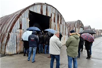 Vukovar: Odavanje počasti žrtvama koncentracijskog logora u "Veleprometu"