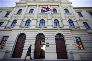 Osijek: Zbog pokušaja ubojstva policajaca osuđen na 12 i pol godina zatvora