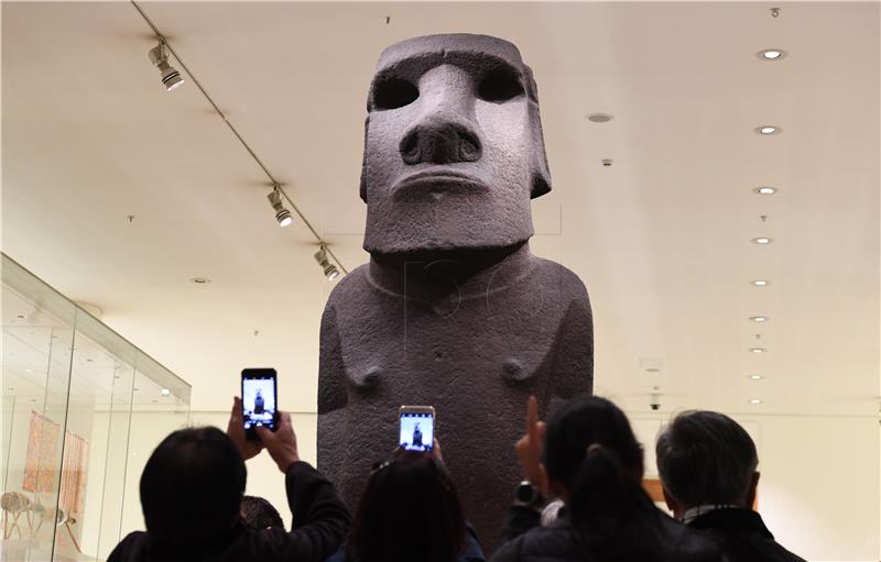 BRITAIN MOAI STATUE RETURN