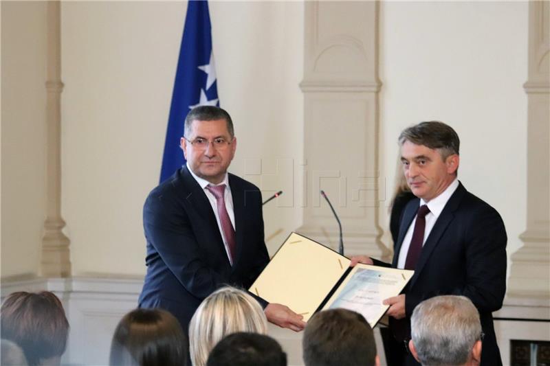 Konstituirano novo Predsjedništvo BiH, prvi predsjedatelj Dodik