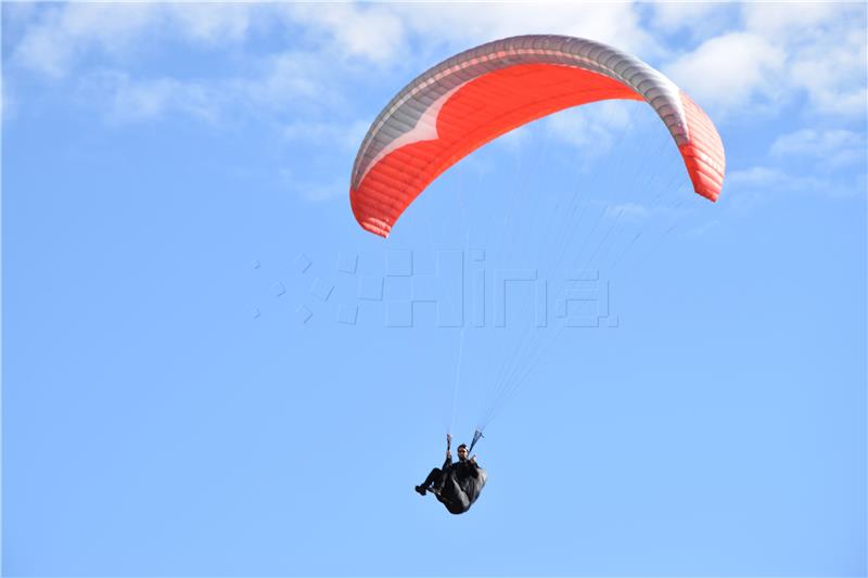 Let paraglajdera u Dubrovniku