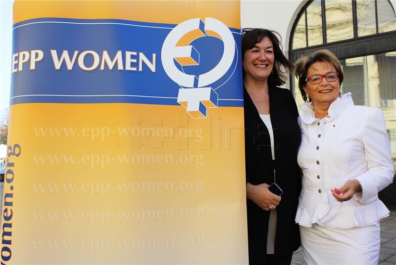 Dubravka Suica re-elected vice-president of EPP Women