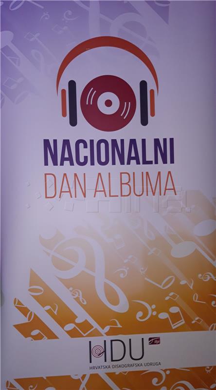 Predstavljena knjiga "70 priča o albumima" 