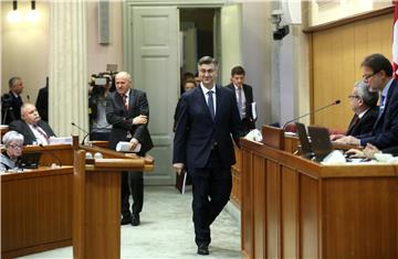 Plenković: Predloženi zakon je dobar i poboljšava okvir za udomiteljstvo