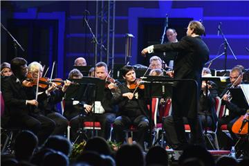 Zagrebački filharmoničari zaključuju tjedan uz zvuke violine i vilončela