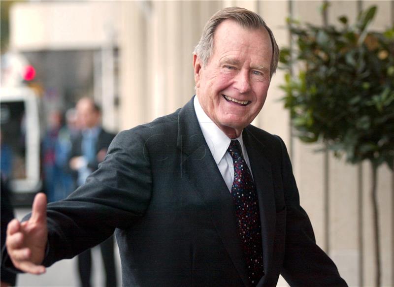 Umro George H. W. Bush, predvodnik jedne od najmoćnijih američkih političkih dinastija