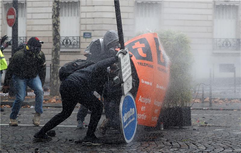 FRANCE PROTEST FUEL TAXES