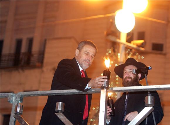 Hanukkah marked by menorah lighting in Zagreb's main square