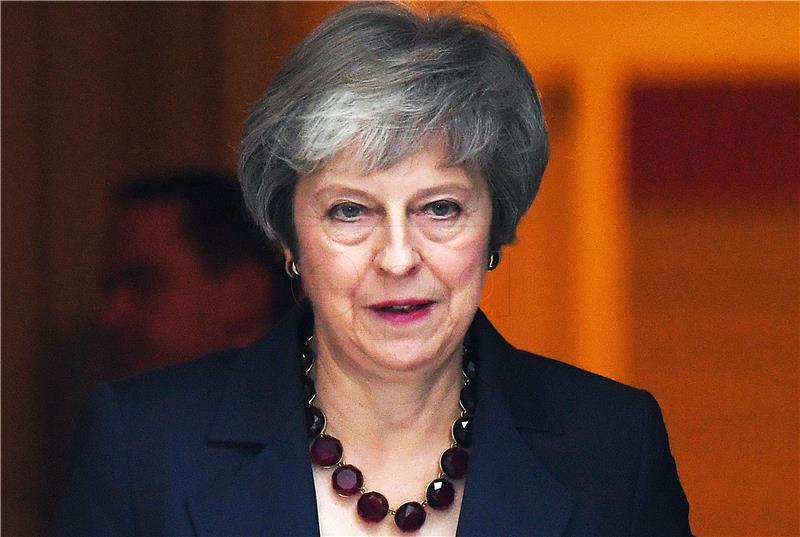 Brexit: May se suočava s novim pritiskom