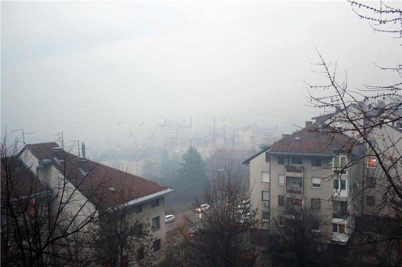 Sarajevo se i treći dan guši u otrovnome zraku, indeks kvalitete zraka sve gori