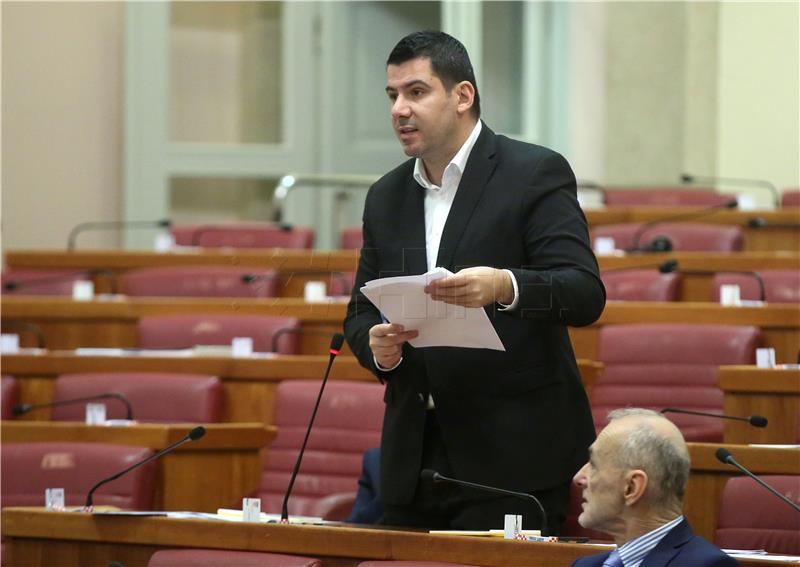 Sabor: pobuna oporbe u sabornici zbog dnevnog reda