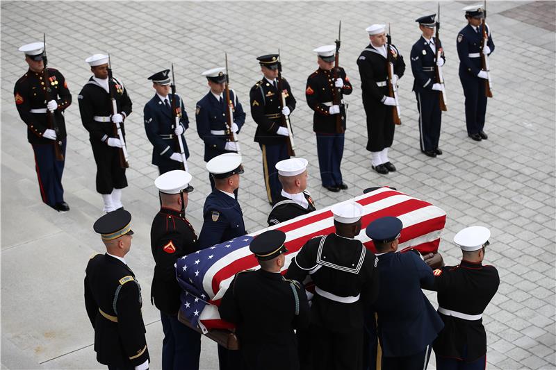 Državni pogreb Georgea H.W. Busha,  Amerika nakratko ujedinjena 