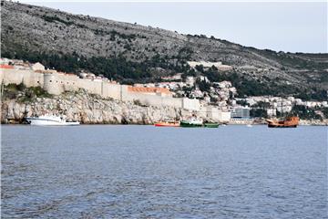 Dubrovnik - Vijenci u sjećanje na pomorce i branitelje stradale na moru