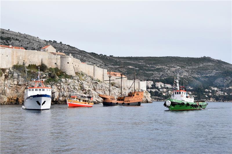 Dubrovnik - Vijenci u sjećanje na pomorce i branitelje stradale na moru