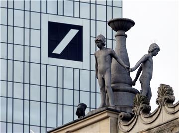 Deutsche Bank pogođen novim izvješćem o pranju novca, ponovno pale dionice