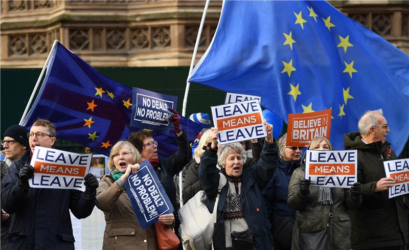 Ministar kaže da će se o Brexitu glasati kako je i planirano