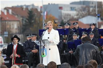 Otkriven spomenik Franji Tuđmanu