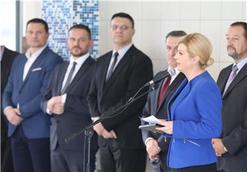 Grabar Kitarović nazočila otvaranju Gradskog bazena u Velikoj Gorici