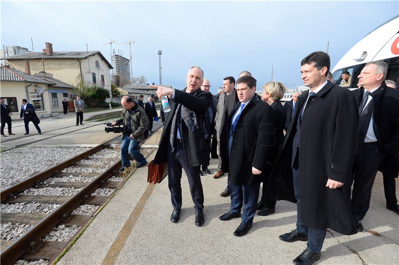 Krstulović Opara: Sljedeće ljeto do premještenog autobusnog i željezničkog kolodvora u Kopilici vozit će 'metro'