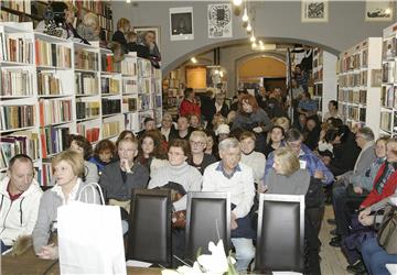 Vedrana Rudan predstavila knjigu "Život bez krpelja"