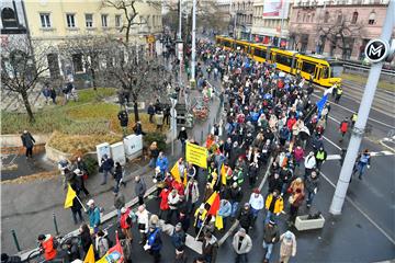 U Budimpešti uhićeno 35 prosvjednika protiv 'robovlasničkog zakona' o radu