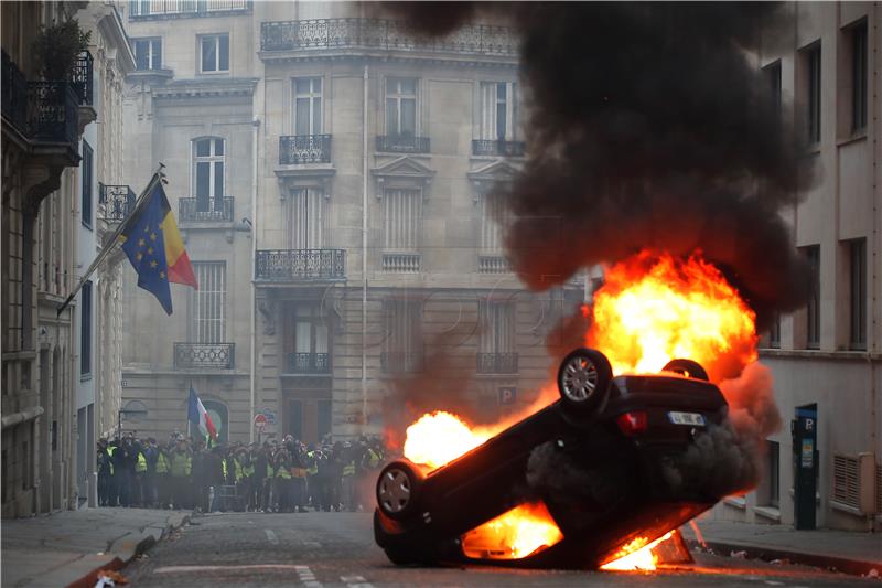 Francuska policija priprema se za peti val prosvjeda "žutih prsluka"