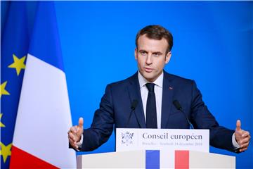 Macron poručio prosvjednicima da Francuskoj treba povratak u normalno stanje