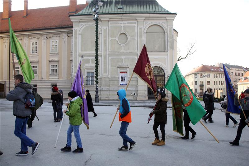 Savez izviđača Hrvatske organizirao donošenje Betlehemskog svjetla mira u Hrvatsku