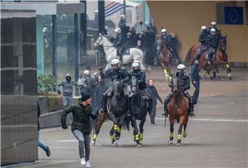 Bruxelles: Tisuće prosvjednika protiv UN-ova sporazuma o migrantima 