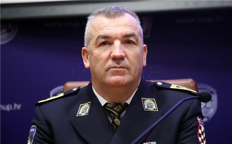 No cases of migrants being beaten by police have been found, says chief of police