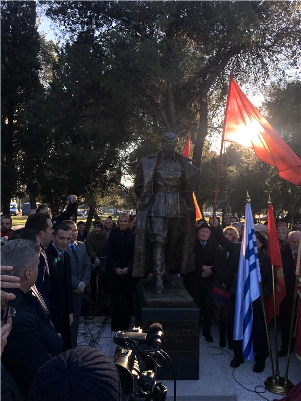 U Podgorici otkriven spomenik Josipu Brozu Titu