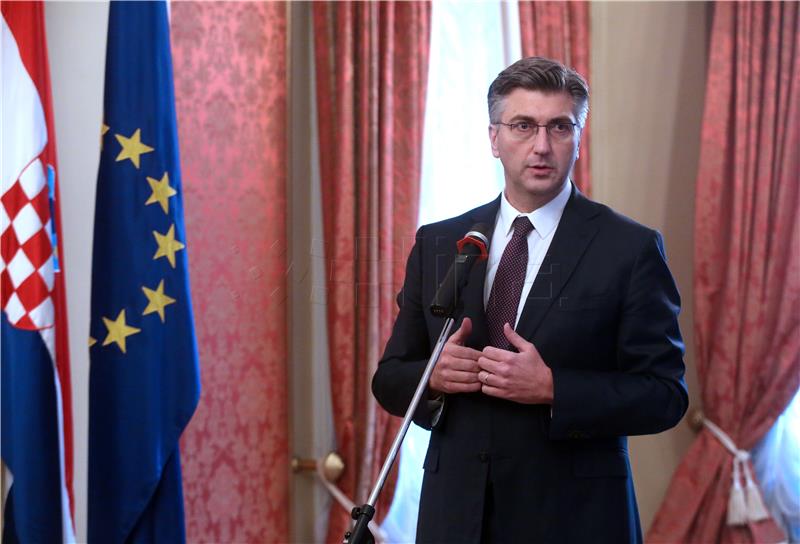 Plenković organizirao božićni domjenak za medije