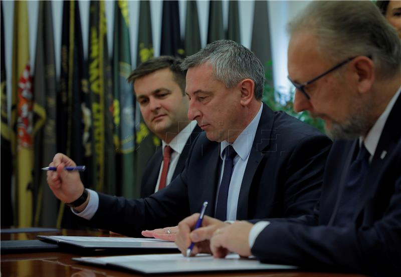 Agreement signed for energy-efficient renovation of police buildings