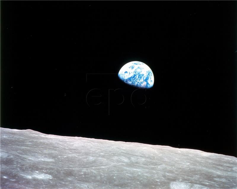 SPACE APOLLO 8 EARTHRISE