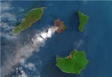 (FILE) INDONESIA TSUNAMI VOLCANO KRAKATOA