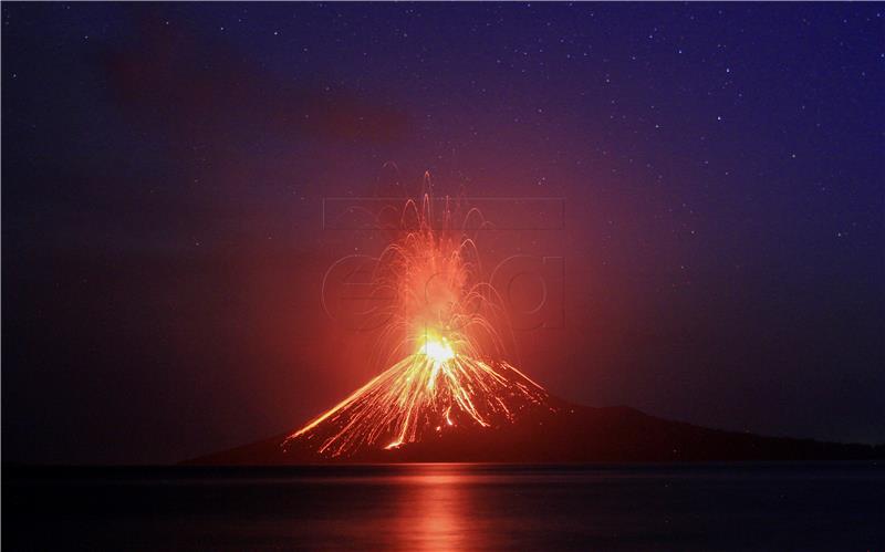 (FILE) INDONESIA KRAKATOA