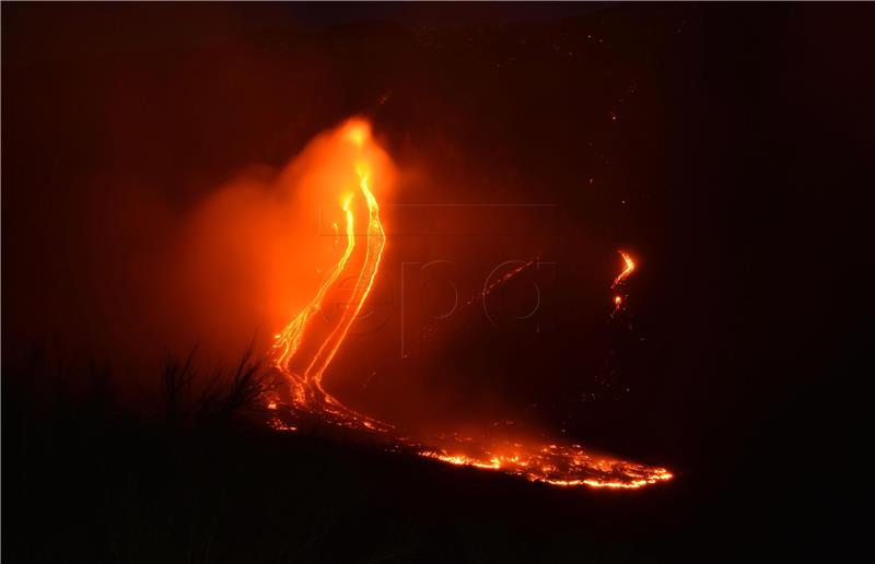 ITALY EYNA VOLCANIC ERUPTION