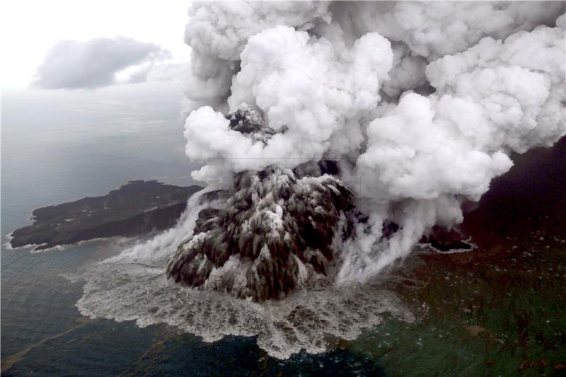 Zbog straha od nove erupcije preusmjereni svi letovi oko Anak Krakataua