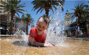 AUSTRALIA HOT WEATHER