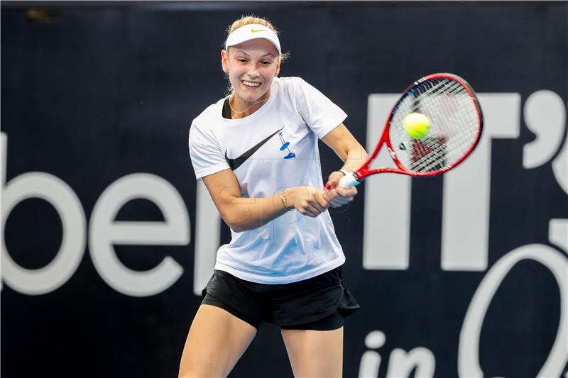 WTA Shenzhen: Prošla Zvonareva