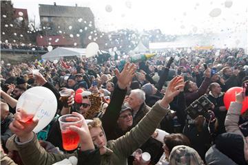 Tradicionalni podnevni pozdrav 2019. godini