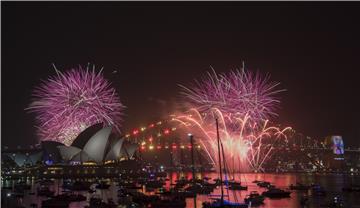 Sydney spektakularnim vatrometom dočekao Novu godinu