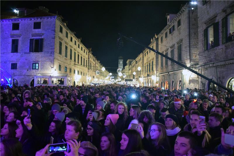 Doček Nove godine na dubrovačkom Stradunu